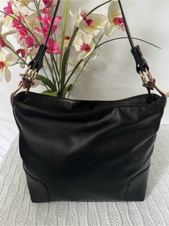 Montana West Handbags - Montana West Leather Shoulder Bag with Gold Hardware. NWOT